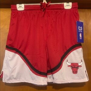 NWT Ultra Game NBA Size M Chicago Bulls Red Basketball Shorts